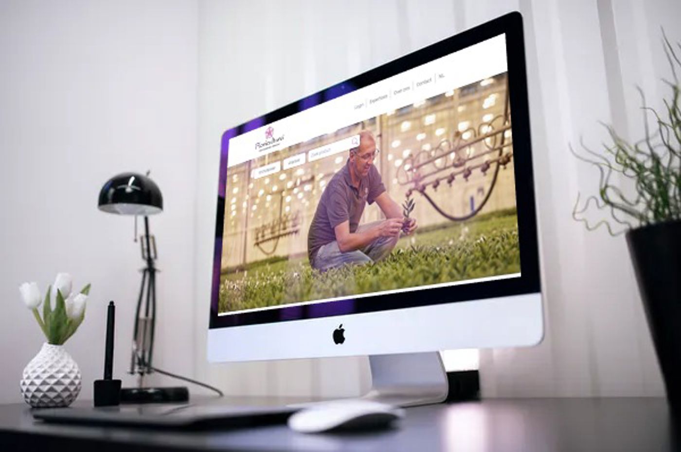 smartmockups_kh6211b0.jpg